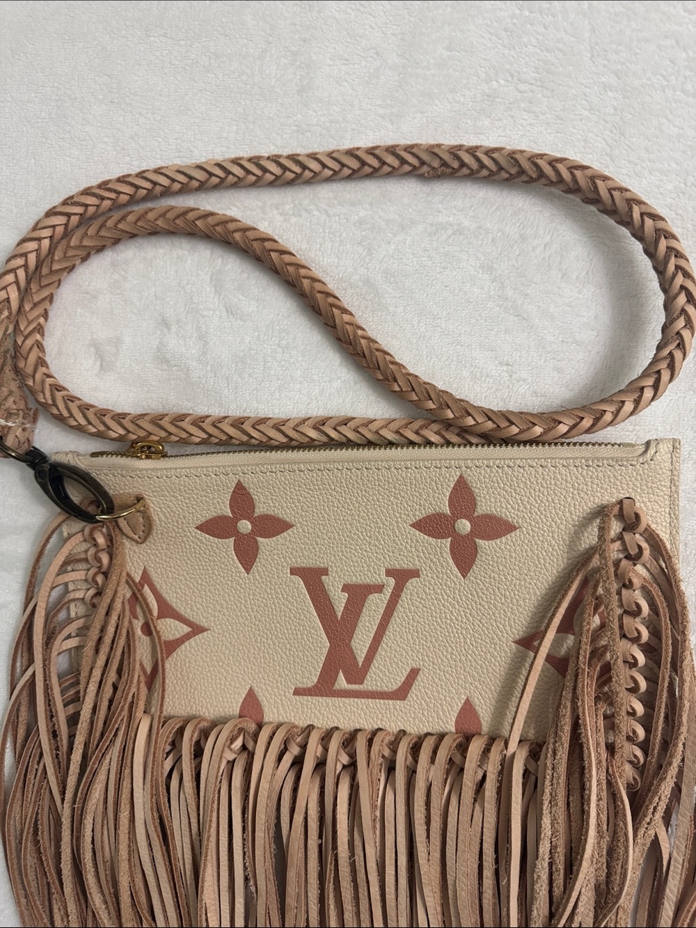 Louis Vuitton Rose Trianon Nomad-
Blanca Beige & Tan Fringe Leather Crossbody - Picture 6 of 14